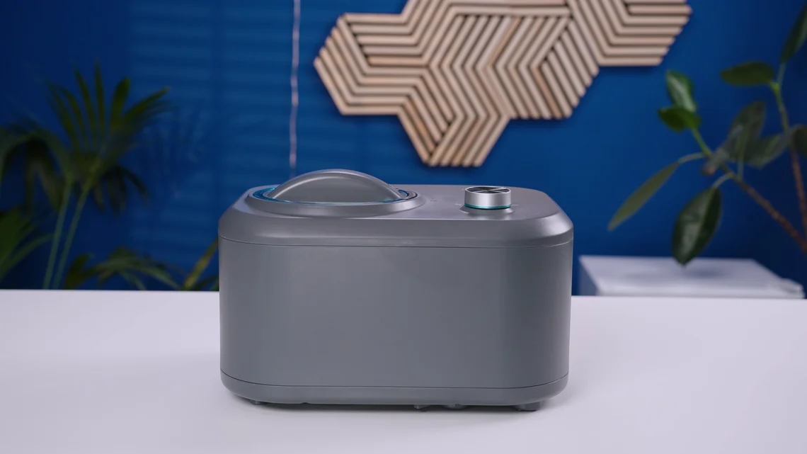 Die Medion ist die günstigste und die kompakteste Maschine unseres Eismaschinen Tests.