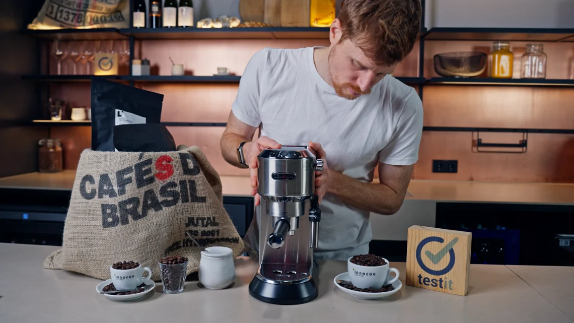 Überzeugend gute Verarbeitungsqualität und ein leckerer Kaffee. Die Dedica Style zeigt: De'Longhi kann auch günstig und gut.