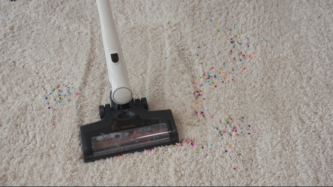 Im Hochflor verschwinden die Bügelperlen restlos, aber mit Kraftaufwand.