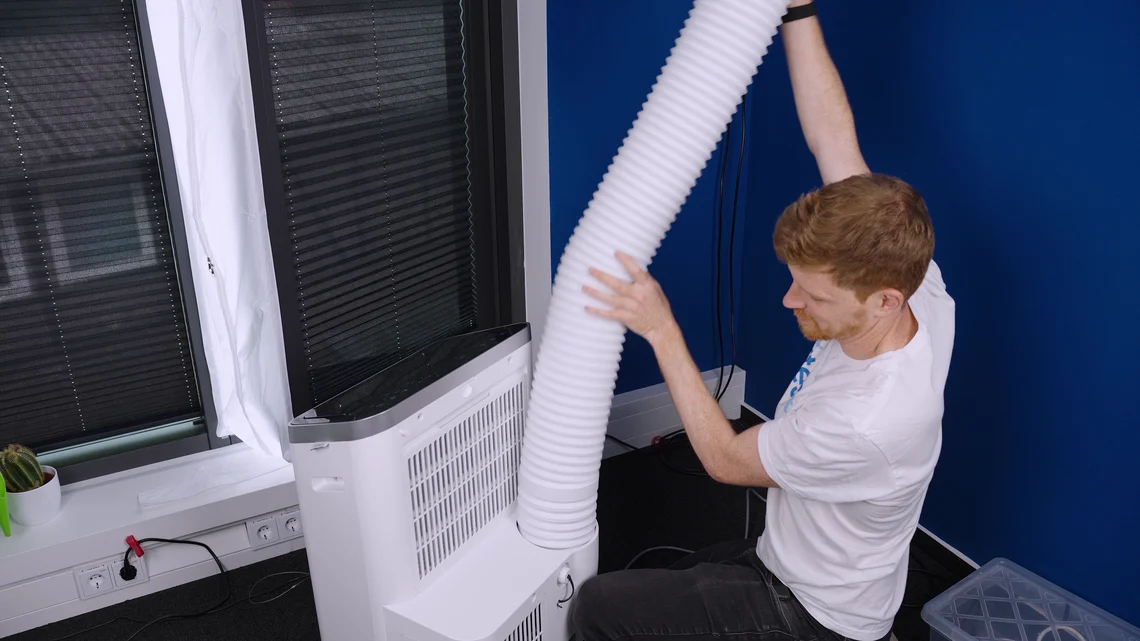 Nicht nur praktisch verbaut, sondern auch angenehm lang: Der Abluftschlauch der Bosch Cool 5000 hat uns voll überzeugt.
