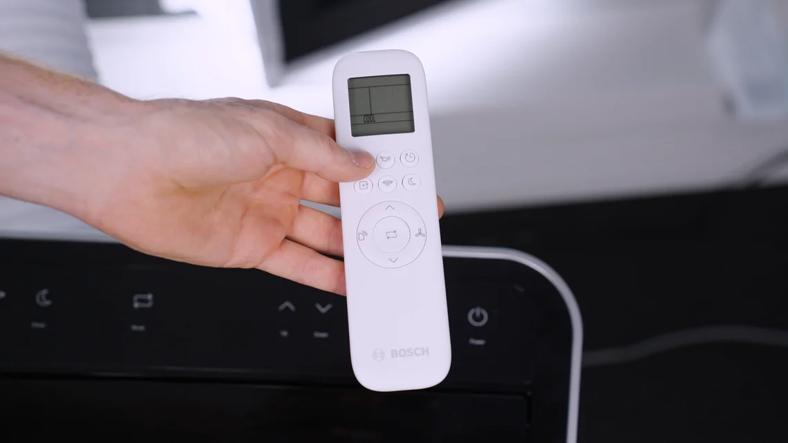 Alles Wichtige an einem Punkt: Die Fernbedienung der Bosch Cool 5000 ist gut umgesetzt.
