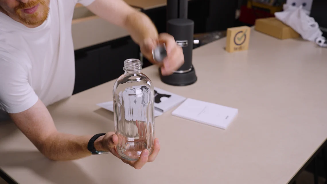 Die Flasche des Carbonator Pro macht schon beim Auspacken einen sehr guten Eindruck.