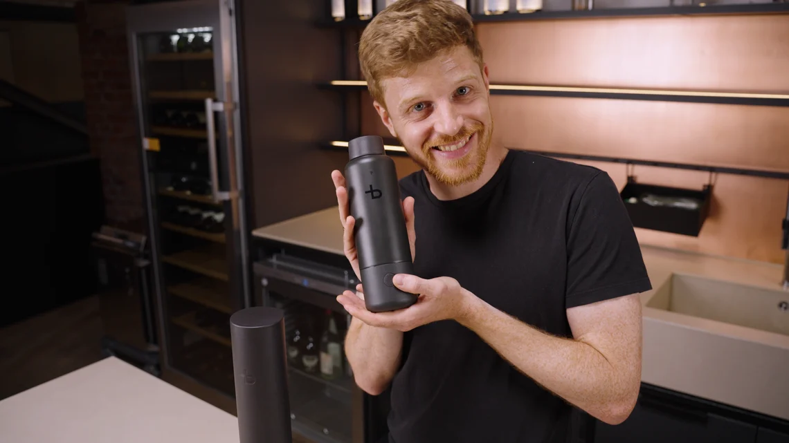 Schon fast süß: Kompakt, aber robust kommt die Edelstahlflasche daher.