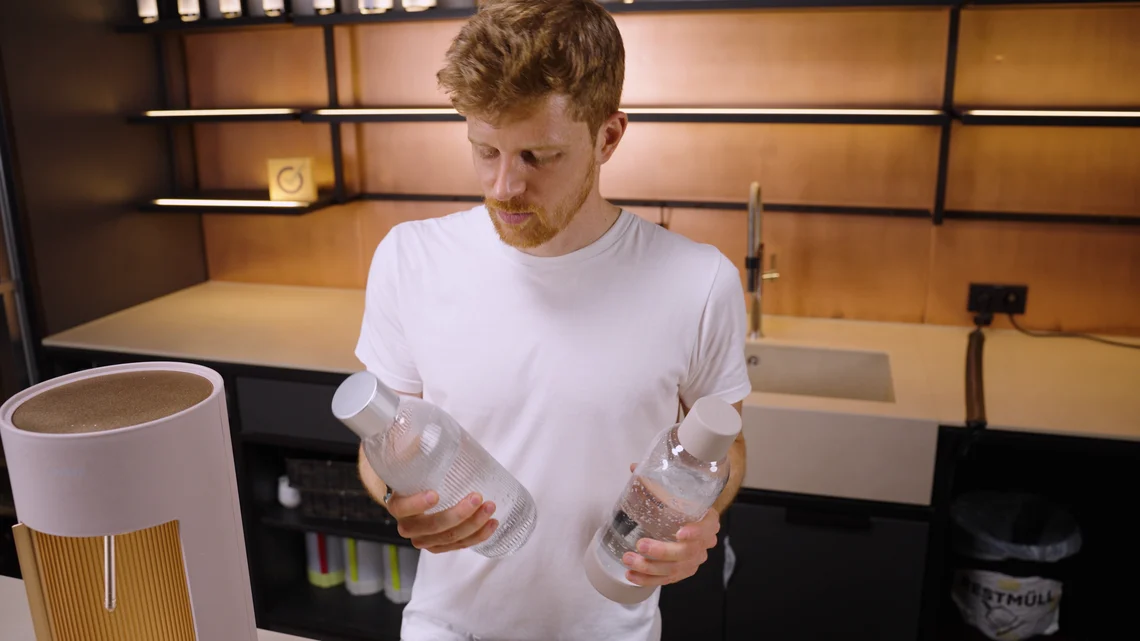 Der mySoda Glassy hat mit dem Sprudler selbst und zwei Flaschen einen ausbaufähigen Lieferumfang, dafür aber eine herausragende Glasflasche.